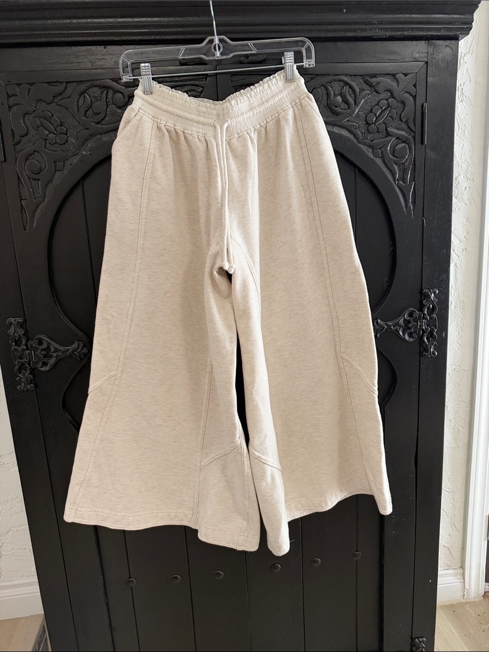 Wide-Leg Sweatpants in Light Cream